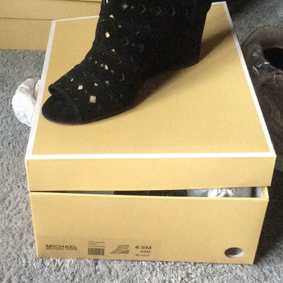 Each pair - Picture 1 of 2